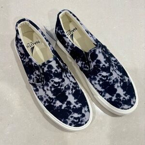Nautica Navy and White Patterned Slip-Ons